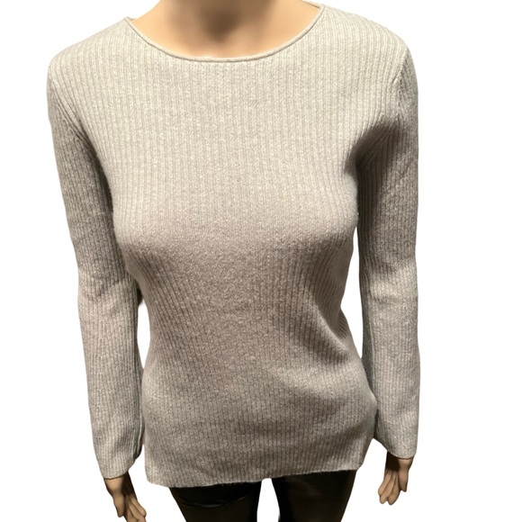 Beautiful cashmere sweater - Picture 8 of 11